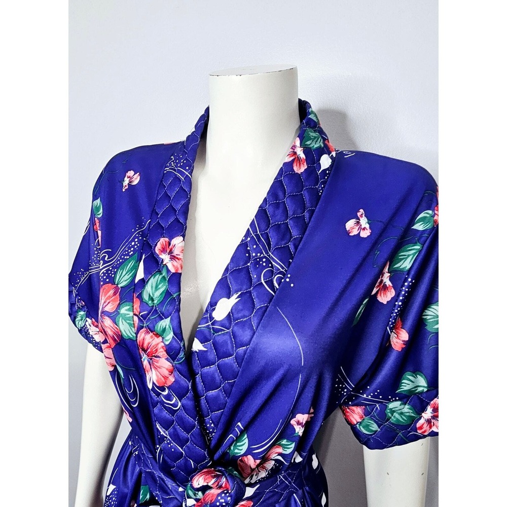Vintage Quilted Robe - Picture 2 of 10